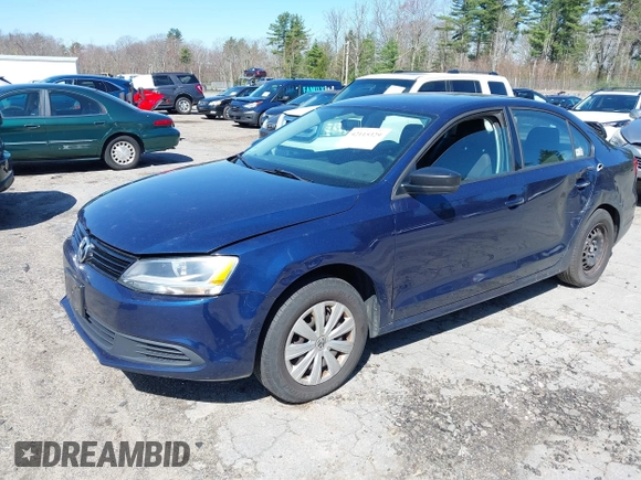 2014 Volkswagen Jetta S z VIN 3VW2K7AJ4EM256582, wystawiony jako IAAI lot #42115329 z przebiegiem 154 096 mil mil oraz . Historia ofert i sprzedaży dostępna na DreamBid. Obrazek 2.