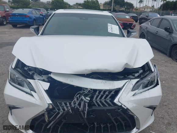 2025 Lexus ES with VIN 58ADZ1B19SU188830, listed as a IAAI auction lot 41360119 with 2,592 mi miles. Bid and sale history available at carsss.com. Image 6.