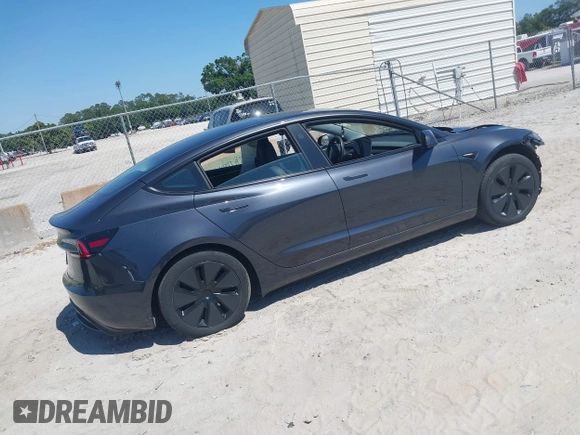 2024 Tesla Model 3 z VIN 5YJ3E1EA6RF747946, wystawiony jako IAAI lot #42042903 z przebiegiem 13 999 mil mil oraz . Historia ofert i sprzedaży dostępna na DreamBid. Obrazek 4.