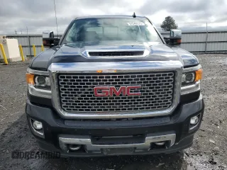 2017 GMC Sierra 2500HD Denali z VIN 1GT12UEY0HF114366, wystawiony jako Copart lot #54540275 z przebiegiem 78 066 mil mil oraz Szkoda całkowita • Salvage title. Historia ofert i sprzedaży dostępna na DreamBid. Obrazek 5.