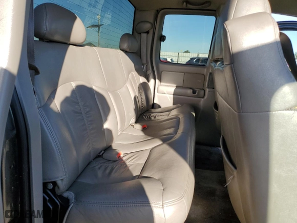 2001 Chevrolet Silverado 1500 LS with VIN 2GCEC19TX11265109, listed as a Copart auction lot 44585145 with 0 mi miles and Salvage Title. Bid and sale history available at carsss.com. Image 10.