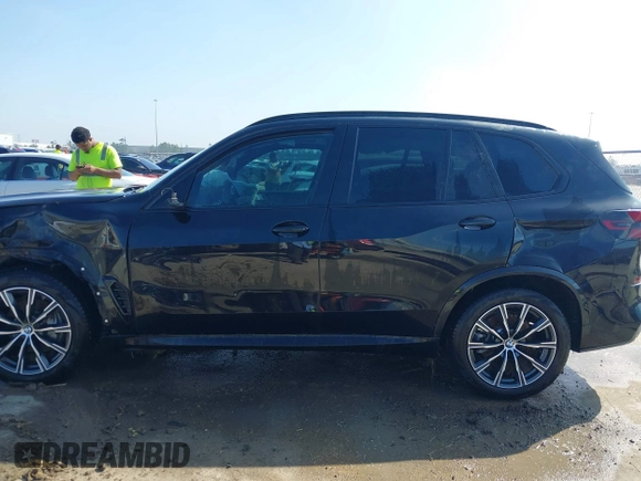 2025 BMW X5 sDrive40i with VIN 5UX13EU02S9Y55556, listed as a IAAI auction lot 41177621 with 272 mi miles. Bid and sale history available at carsss.com. Image 15.