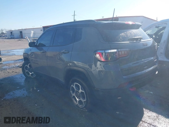 2022 Jeep Compass Trailhawk z VIN 3C4NJDDBXNT108822, wystawiony jako IAAI lot #41158116 z przebiegiem 41 368 mil mil oraz . Historia ofert i sprzedaży dostępna na DreamBid. Obrazek 3.