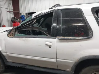 2000 Ford Explorer z VIN 1FMYU60XXYUA34664, wystawiony jako IAAI lot #41980401 z przebiegiem 179 946 mil mil oraz . Historia ofert i sprzedaży dostępna na DreamBid. Obrazek 14.