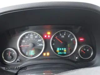 2009 Jeep Patriot z VIN 1J8FT48B39D184279, wystawiony jako IAAI lot #41580351 z przebiegiem 205 118 mil mil oraz . Historia ofert i sprzedaży dostępna na DreamBid. Obrazek 7.