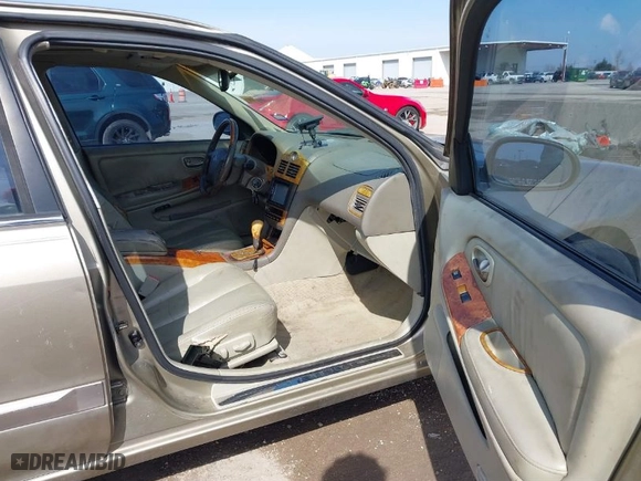2003 Infiniti I35 Luxury with VIN JNKDA31A53T114732, listed as a IAAI auction lot 41576624 with 232,437 mi miles. Bid and sale history available at carsss.com. Image 5.