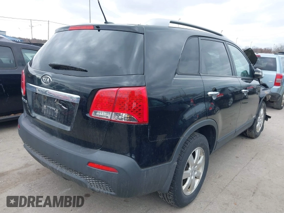 2011 Kia Sorento LX with VIN 5XYKTDA15BG033653, listed as a IAAI auction lot 41844960 with 227,336 mi miles. Bid and sale history available at carsss.com. Image 4.