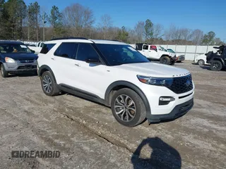 2022 Ford Explorer ST-Line z VIN 1FMSK7KH1NGA28074, wystawiony jako IAAI lot #41733112 z przebiegiem 82 055 mil mil oraz . Historia ofert i sprzedaży dostępna na DreamBid. Obrazek 1.