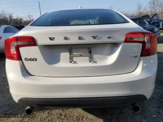2013 Volvo S60 T5 Premier with VIN YV1612FS5D2211730, listed as a Copart auction lot 43998255 with 111,428 mi miles and Salvage Title. Bid and sale history available at carsss.com. Image 6.