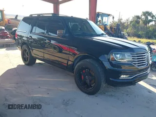 2016 Lincoln Navigator Select z VIN 5LMJJ2HT4GEL12162, wystawiony jako IAAI lot #41695749 z przebiegiem 132 462 mil mil oraz . Historia ofert i sprzedaży dostępna na DreamBid. Obrazek 1.