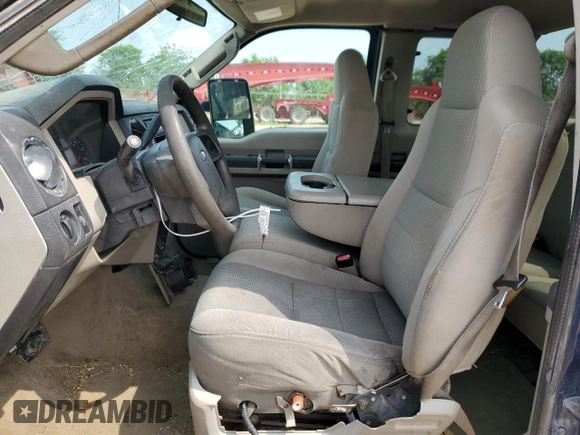 2008 Ford F-250 XL с VIN 1FTSX21508EB12984, выставлен на аукционе Copart как лот 54117175 с пробегом 131 009 миль миль и Чистый • Clean title. История ставок и продаж доступна на DreamBid. Изображение 7.