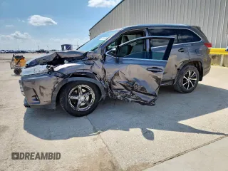 2017 Toyota Highlander XLE with VIN 5TDKZRFH4HS515186, listed as a Copart auction lot 60894055 with 135,531 mi miles and Salvage title. Bid and sale history available at DreamBid. Image 1.