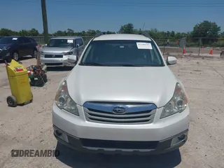 2012 Subaru Outback 2.5i z VIN 4S4BRCAC8C3263070, wystawiony jako IAAI lot #42299243 z przebiegiem 134 902 mil mil oraz . Historia ofert i sprzedaży dostępna na DreamBid. Obrazek 6.