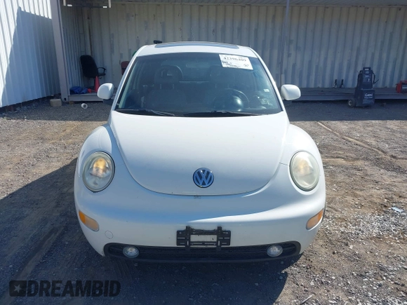 2000 Volkswagen Beetle GLS с VIN 3VWCC21C1YM445314, выставлен на аукционе IAAI как лот 42396409 с пробегом 185 758 миль миль и . История ставок и продаж доступна на DreamBid. Изображение 6.