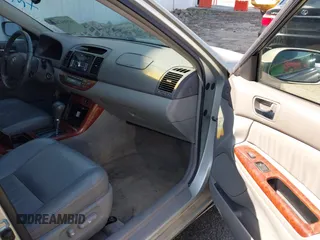 2005 Toyota Camry LE with VIN JTDBF32K050163858, listed as a IAAI auction lot 42004768 with 350,164 mi miles and . Bid and sale history available at DreamBid. Image 5.