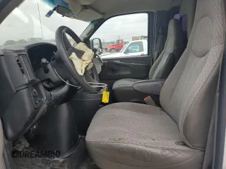 2005 Chevrolet Express Cargo z VIN 1GCFG15T251176760, wystawiony jako Copart lot #42026255 z przebiegiem 265 846 mil mil oraz Szkoda całkowita • Salvage title. Historia ofert i sprzedaży dostępna na DreamBid. Obrazek 7.