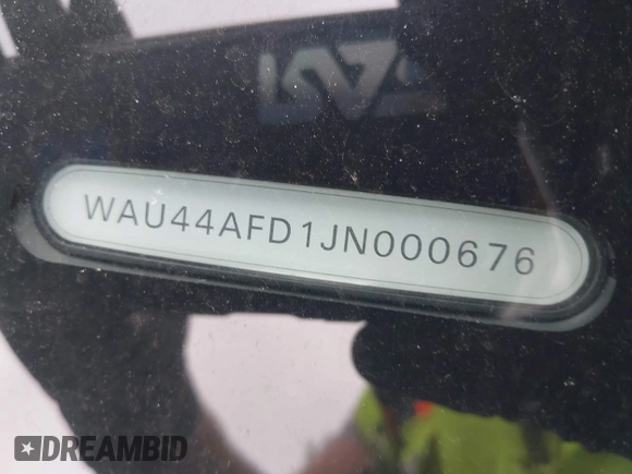 2018 Audi A8 с VIN WAU44AFD1JN000676, выставлен на аукционе IAAI как лот 42387636 с пробегом 76 293 миль миль и . История ставок и продаж доступна на DreamBid. Изображение 17.