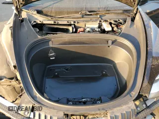 2019 Tesla Model 3 Mid Range z VIN 5YJ3E1EA8KF306096, wystawiony jako Copart lot #82712354 z przebiegiem 170 775 mil mil oraz Szkoda całkowita • Salvage title. Historia ofert i sprzedaży dostępna na DreamBid. Obrazek 13.