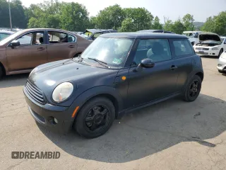 2007 MINI Hardtop с VIN WMWMF33567TT52417, выставлен на аукционе Copart как лот 60539285 с пробегом 84 544 миль миль и Списание • Salvage title. История ставок и продаж доступна на DreamBid. Изображение 1.