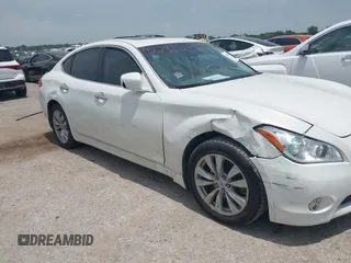 2011 Infiniti M with VIN JN1BY1AP5BM323980, listed as a IAAI auction lot 42293425 with 112,139 mi miles and . Bid and sale history available at DreamBid. Image 6.