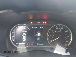 2024 Nissan Versa SV z VIN 3N1CN8EV1RL882882, wystawiony jako IAAI lot #41522203 z przebiegiem 4 673 mil mil oraz . Historia ofert i sprzedaży dostępna na DreamBid. Obrazek 7.