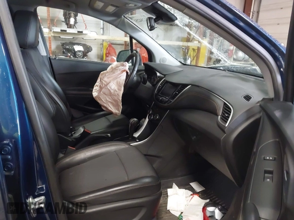 2020 Chevrolet Trax LT with VIN KL7CJPSB9LB330369, listed as a IAAI auction lot 41284251 with 26,848 mi miles. Bid and sale history available at carsss.com. Image 5.