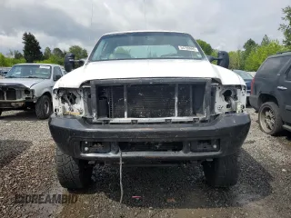 2004 Ford F-250 XL with VIN 1FTNX21P34ED08796, listed as a Copart auction lot 54789995 with 141,634 mi miles and Salvage title. Bid and sale history available at DreamBid. Image 5.
