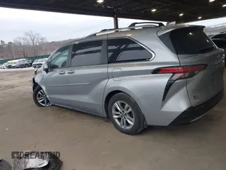 2022 Toyota Sienna Limited with VIN 5TDZSKFC4NS045056, listed as a IAAI auction lot 41256209 with 85,633 mi miles. Bid and sale history available at carsss.com. Image 3.