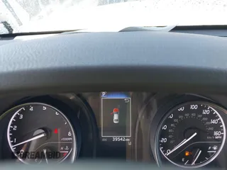 2023 Toyota Camry SE z VIN 4T1G11AKXPU747251, wystawiony jako IAAI lot #42388819 z przebiegiem 39 542 mil mil oraz . Historia ofert i sprzedaży dostępna na DreamBid. Obrazek 7.