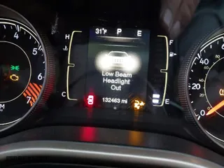 2015 Jeep Cherokee Latitude with VIN 1C4PJLCB5FW737467, listed as a IAAI auction lot 41125508 with 132,463 mi miles. Bid and sale history available at carsss.com. Image 7.