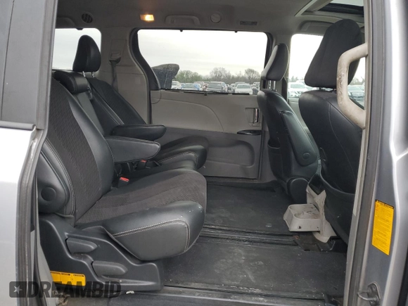 2012 Toyota Sienna SE z VIN 5TDXK3DC9CS222519, wystawiony jako Copart lot #50948145 z przebiegiem 245 553 mil mil oraz Szkoda całkowita • Salvage title. Historia ofert i sprzedaży dostępna na DreamBid. Obrazek 11.