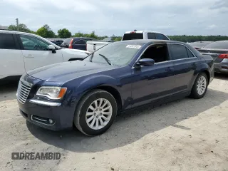 2013 Chrysler 300 z VIN 2C3CCAAG9DH574656, wystawiony jako Copart lot #54061845 z przebiegiem Nie podano mil oraz Nie do naprawy • Non repairable. Historia ofert i sprzedaży dostępna na DreamBid. Obrazek 1.
