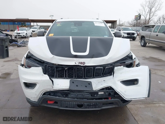 2019 Jeep Grand Cherokee Trailhawk with VIN 1C4RJFLG0KC837817, listed as a IAAI auction lot 41754787 with 86,235 mi miles. Bid and sale history available at carsss.com. Image 13.