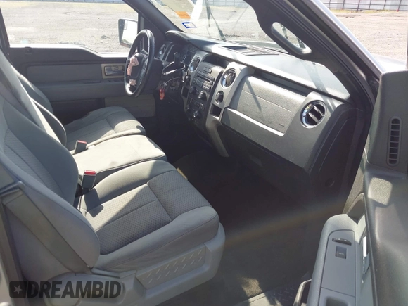 2011 Ford F-150 XL z VIN 1FTFW1EFXBFB82933, wystawiony jako IAAI lot #42535204 z przebiegiem 210 038 mil mil oraz . Historia ofert i sprzedaży dostępna na DreamBid. Obrazek 5.