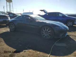 2020 Aston Martin Vantage z VIN SCFSMGAW9LGN03080, wystawiony jako Copart lot #49381775 z przebiegiem 47 187 mil mil oraz Szkody całkowita. Historia ofert i sprzedaży dostępna na DreamBid. Obrazek 4.