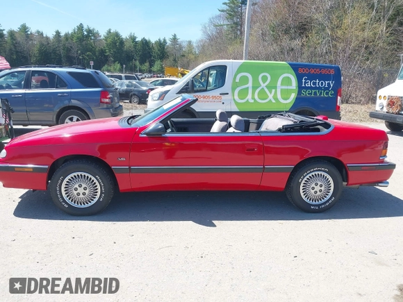 1993 Chrysler LeBaron z VIN 1C3XU4530PF503990, wystawiony jako IAAI lot #42140972 z przebiegiem 100 470 mil mil oraz . Historia ofert i sprzedaży dostępna na DreamBid. Obrazek 12.