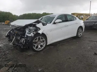 2020 Alfa Romeo Giulia Ti Sport z VIN ZARFANBN5L7635942, wystawiony jako Copart lot #57253805 z przebiegiem Nie podano mil oraz Szkoda całkowita • Salvage title. Historia ofert i sprzedaży dostępna na DreamBid. Obrazek 1.