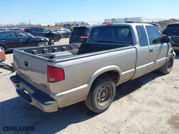 2001 GMC Sonoma SLS w/1SG Pkg with VIN 1GTCS19W218143006, listed as a IAAI auction lot 41754688 with 159,375 mi miles. Bid and sale history available at carsss.com. Image 4.
