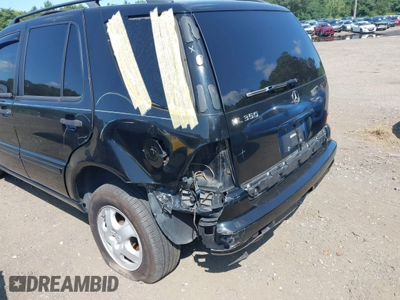 2004 Mercedes-Benz M 350 with VIN 4JGAB57E44A463025, listed as a IAAI auction lot 40167399 with 1,162,011 mi miles and . Bid and sale history available at carsss.com. Image 6.