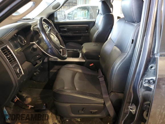 2017 Ram 1500 Night z VIN 1C6RR7MT6HS812579, wystawiony jako Copart lot #47369895 z przebiegiem 60 427 mil mil oraz Szkody całkowita. Historia ofert i sprzedaży dostępna na DreamBid. Obrazek 7.