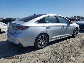 2018 Hyundai Sonata Hybrid Limited with VIN KMHE34L32JA083397, listed as a Copart auction lot 46826155 with 134,726 mi miles and Clean Title. Bid and sale history available at carsss.com. Image 3.