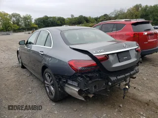 2021 Mercedes-Benz E 350 with VIN W1KZF8EB2MA926131, listed as a Copart auction lot 61030212 with 4,510 mi miles and . Bid and sale history available at DreamBid. Image 3.