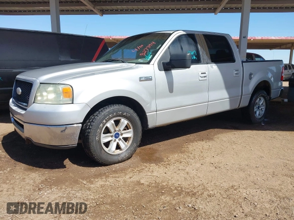 2006 Ford F-150 XLT with VIN 1FTRW12W86KB27394, listed as a IAAI auction lot 42015606 with 231,897 mi miles. Bid and sale history available at carsss.com. Image 2.