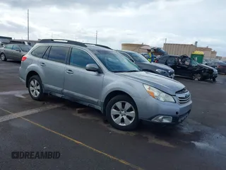 2011 Subaru Outback Premium z VIN 4S4BRBCC6B3337267, wystawiony jako IAAI lot #42024748 z przebiegiem 252 774 mil mil oraz . Historia ofert i sprzedaży dostępna na DreamBid. Obrazek 1.