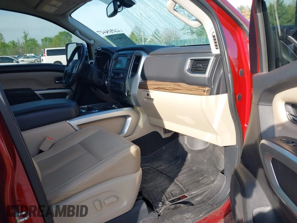 2016 Nissan Titan Platinum Reserve z VIN 1N6BA1F25GN500184, wystawiony jako IAAI lot #42185647 z przebiegiem 176 417 mil mil oraz . Historia ofert i sprzedaży dostępna na DreamBid. Obrazek 5.