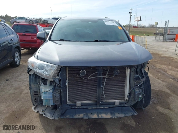 2013 Toyota Highlander with VIN 5TDZK3EH3DS142136, listed as a IAAI auction lot 41801734 with 158,735 mi miles. Bid and sale history available at carsss.com. Image 13.