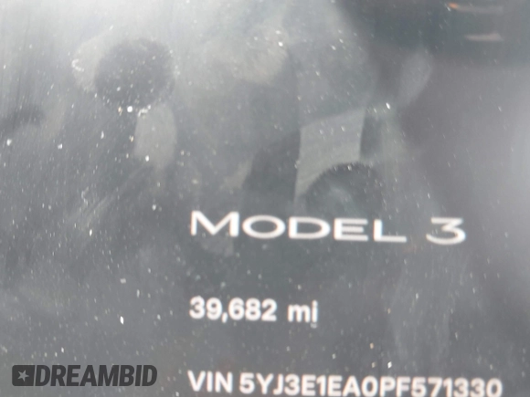 2023 Tesla Model 3 z VIN 5YJ3E1EA0PF571330, wystawiony jako IAAI lot #42198817 z przebiegiem 39 682 mil mil oraz . Historia ofert i sprzedaży dostępna na DreamBid. Obrazek 15.
