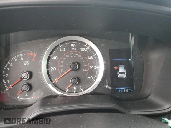 2022 Toyota Corolla Cross LE z VIN 7MUCAAAG6NV027435, wystawiony jako Copart lot #47692545 z przebiegiem 30 376 mil mil oraz Szkody całkowita. Historia ofert i sprzedaży dostępna na DreamBid. Obrazek 9.