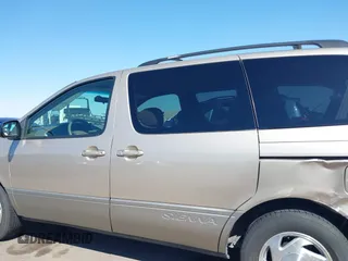 2002 Toyota Sienna LE with VIN 4T3ZF13CX2U500604, listed as a IAAI auction lot 41834778 with 139,668 mi miles. Bid and sale history available at carsss.com. Image 14.
