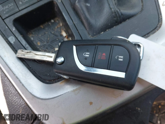 2019 Toyota RAV4 LE с VIN JTMG1RFV7KD037853, выставлен на аукционе IAAI как лот 42453802 с пробегом 124 348 миль миль и . История ставок и продаж доступна на DreamBid. Изображение 11.